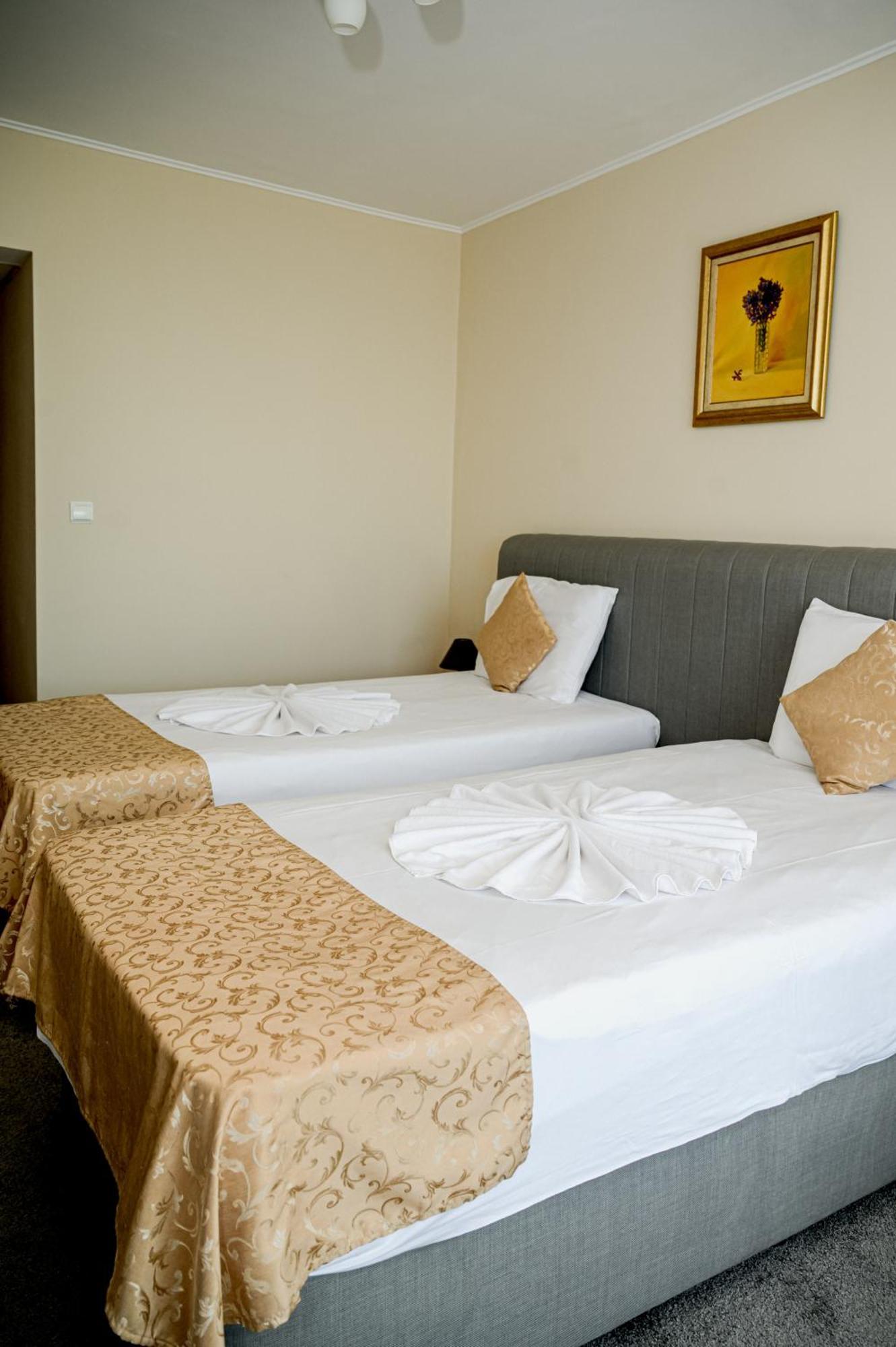 Paradise Hotel & Relax Center Pomorie Eksteriør bilde